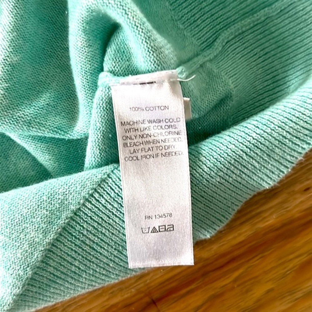 Vineyard Vines Candlewood Cotton V-neck Sweater - Picture 3 of 4